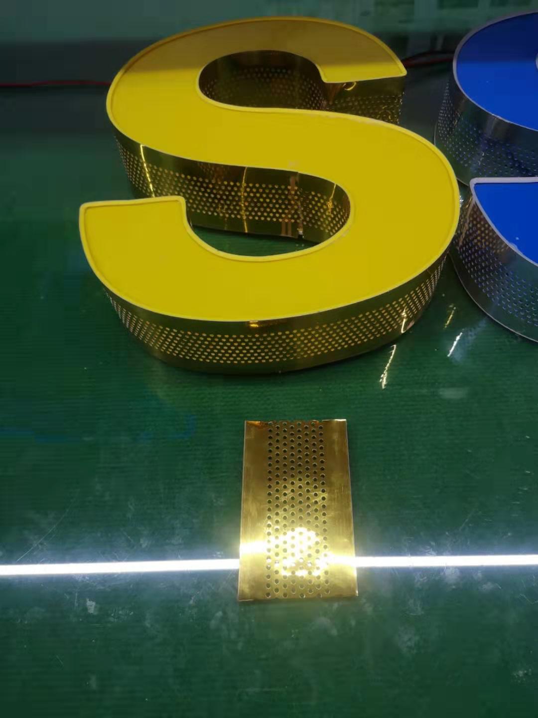 Color aluminum plastic word edge